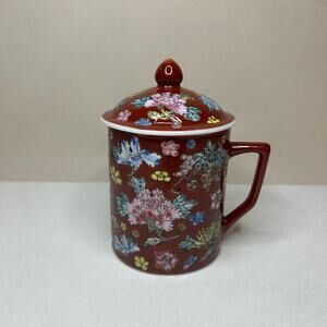 Vintage Chinese Mun Shou Famille Rose Lidded Porcelain Tea Mug - Red